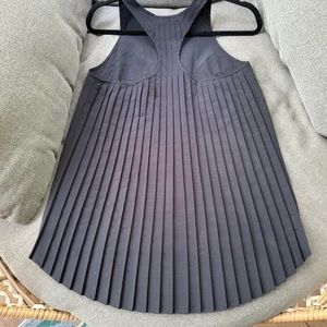 Athleta Sojourn Pleated Tank Black Small